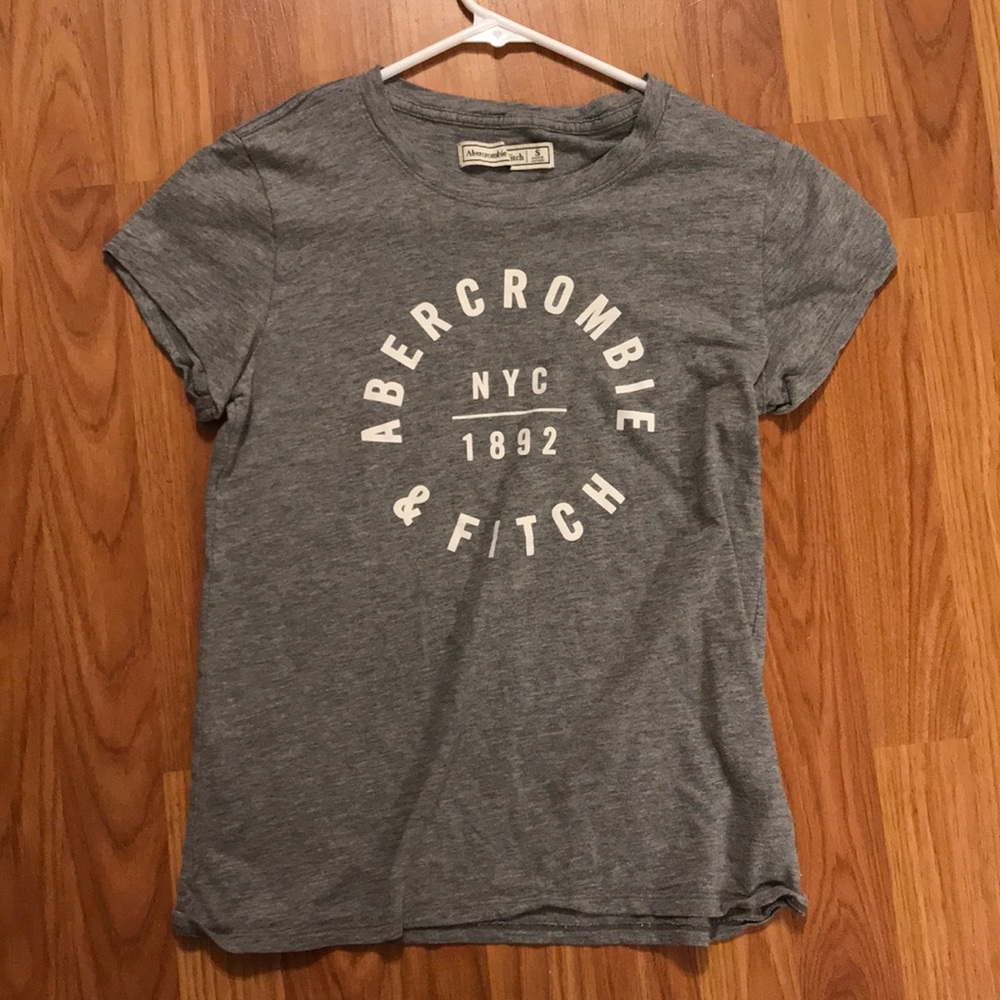 abercrombie t-shirt. worn once or twice.